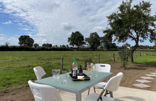 Pierrefitte-sur-Loire Cottage | Renovated Cottage in Pierrefitte-sur-Loire