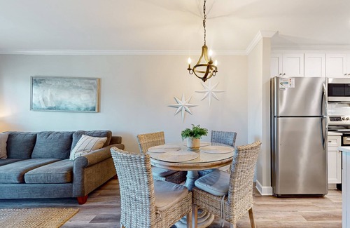 Alabama Gulf Coast Condo | Renovated gulf front condo with fitness center, multiple pools, & beach access