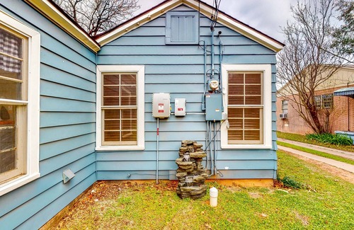 Wichita Falls House | Renovated Home - Large Yard - Dog-Friendly