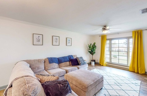 Wichita Falls House | Renovated Home - Large Yard - Dog-Friendly
