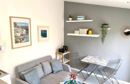 Rambouillet Apartment | Renovated house 10 on foot from Rambouillet train station.