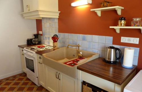 Molinet Cottage | Renovated house near Digoin, pets allowed, enclosed yard