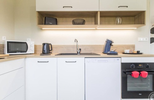 Bourgvallees Cottage | Renovated house with WiFi and parking in St Romphaire