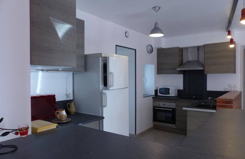 Poezat Cottage | Renovated house with charm and enclosed garden, pets allowed