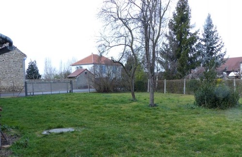 Poezat Cottage | Renovated house with charm and enclosed garden, pets allowed