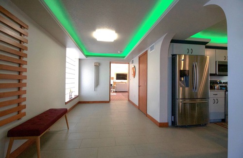 Goodview House | Renovated Mid-Century Modern House