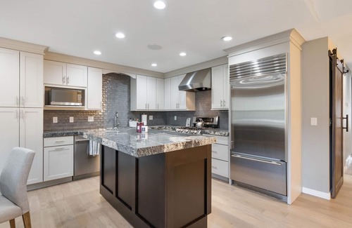Holladay House | Renovated Modern Townhome in the heart of Holladay