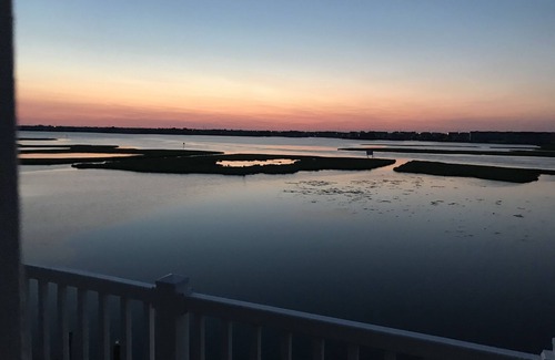 Fenwick Landing House | RENOVATED - NO CLEANING FEE Waterfront 3 BR w Pool, Kayaks, Grill. K, Q & T beds