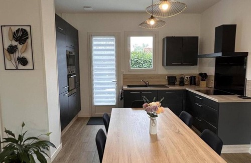 Brout-Vernet Cottage | Renovated pavilion with garden and air conditioning