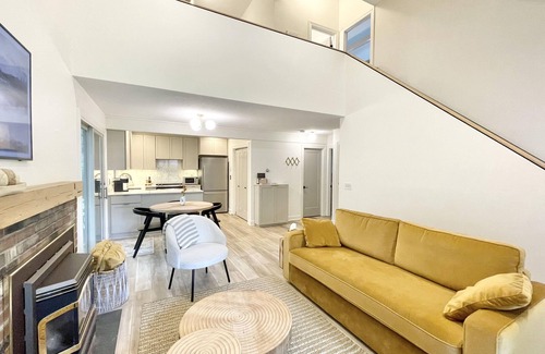 West Hartford Condo | Renovated Quechee Lakes Condo. Quechee Club Amenities! 15 mins Woodstock, VT!