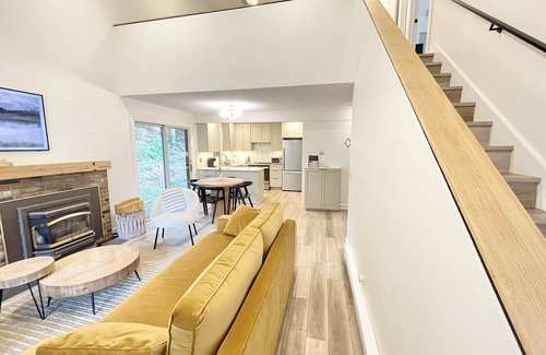 West Hartford Condo | Renovated Quechee Lakes Condo. Quechee Club Amenities! 15 mins Woodstock, VT!