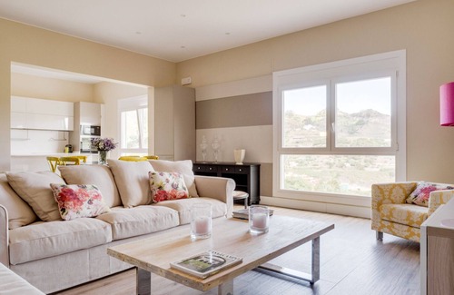 Tegueste House | Renovated rustic house with stunning views, 2 bedrooms, 2 bathrooms, Wi-Fi