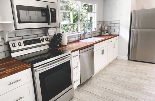 Melbourne Village House | Renovated Saltwater Pool Home w/King bed Sleeps 8