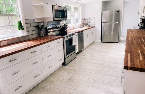 Melbourne Village House | Renovated Saltwater Pool Home w/King bed Sleeps 8