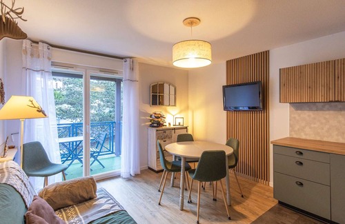 Cauterets Apartment | Renovated T3 Duplex near Cauterets Centre