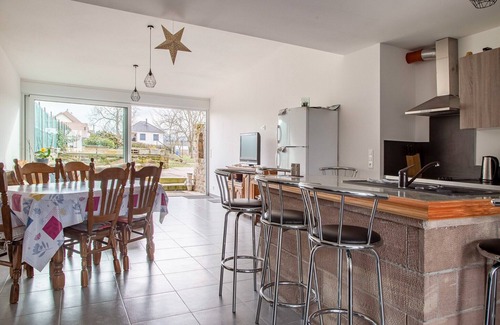 Saint-Louis House | Renovated village house with enclosed garden