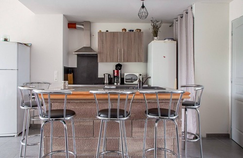 Saint-Louis House | Renovated village house with enclosed garden