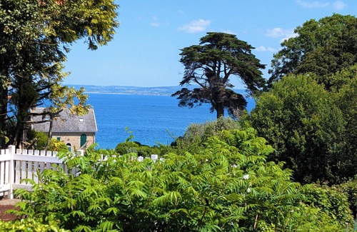 Treboul House | Rent Family House