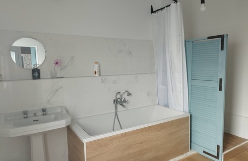 Cepoy House | Rent house 1 bedroom in my garden private access