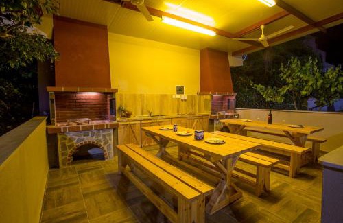Nea Iraklitsa House | Rent House Karavi