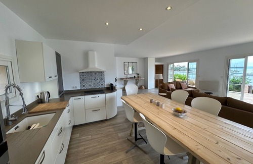 Porquerolles House | Rent house on the island of Porquerolles with exceptional location 6 sleeps