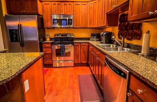 Quincy House | Rent Like a Rock Star @ Hotel Rock in Sunserra, C-Bar!