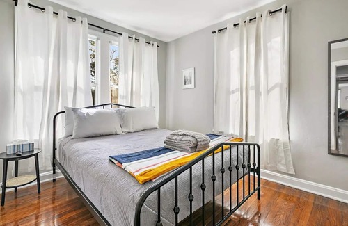 Murray Hill House | Rent the entire property unit A and B! Perfect for large groups