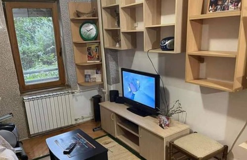 Skopje Region Apartment | Rental appt in settlement Aerodrom across polyclinic Jane Sandanski 40m2