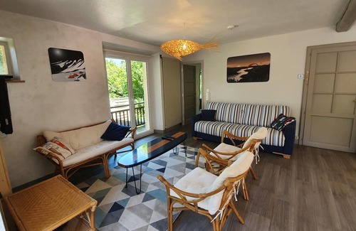 Chaparon House | Rental for 12 people on the shores of Lake Annecy, opposite the beach