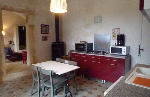 Argilliers House | Rental old farmhouse, 5 people in Argilliers, between Uzes and Pont du Gard.