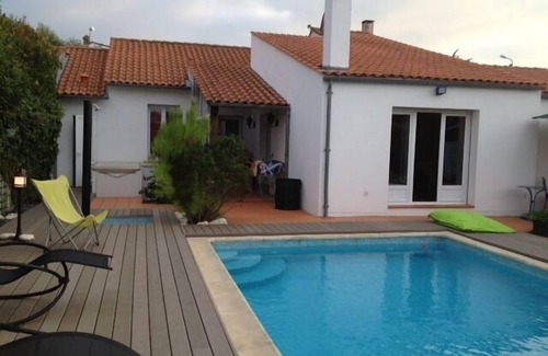 Quartier de l'Hippodrome Villa | rental villa with pool