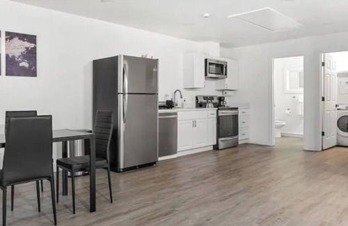East Renton Highlands House | Renton 1 Bed Rambler in Maplewood on 3/4 acre