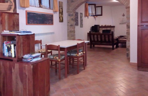 Castel del Piano Apartment | Residence Il Nido - A fully furnished apartment in a charming Tuscany villa.