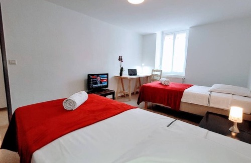 Digne-les-Bains Apartment | Residadigne - Superbe 88m2 - center - Garage - view