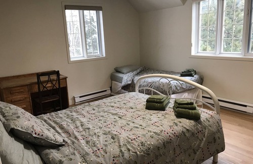 Les Eboulements House | Residence and outdoor base