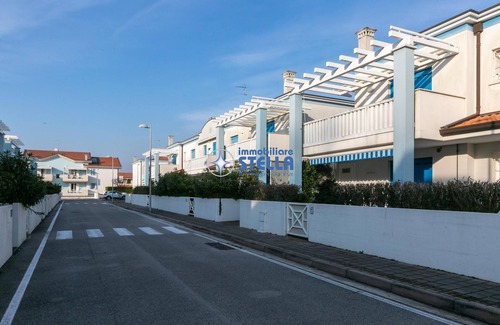 Jesolo Apartment | [Residence Antenore] Pool + Free Parking