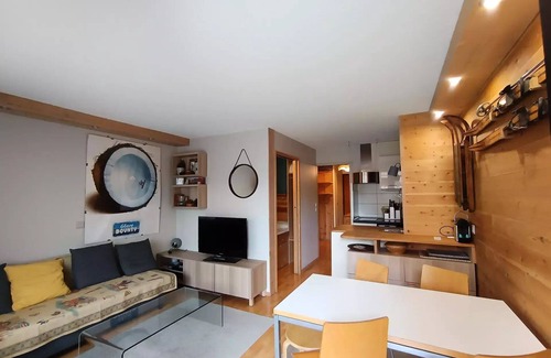 Montgenevre Apartment | Residence Chamoisiere - Large studio next to the slopes