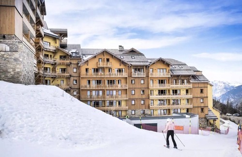 Risoul Apartment | Residence Club MMV Le Silvana * - 5 Room Apartment for 10 People