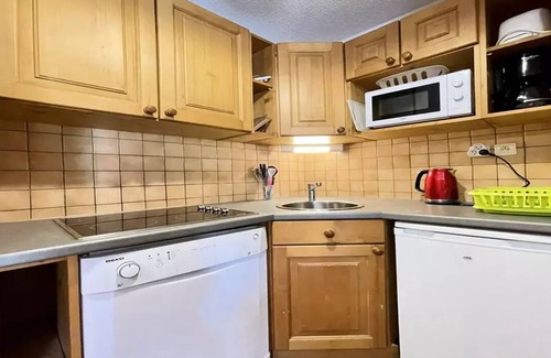 Puy-Saint-Vincent Ski Chalet | Residence Dame Blanche - DBAC22 - APPT 2 CHAMBRES - BALCONY - 6 PERSONS