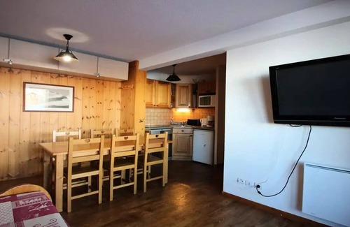 Puy-Saint-Vincent Ski Chalet | Residence Dame Blanche - DBAC11 - APPT 2 CHAMBRES - BALCONY - 6 PERSONS