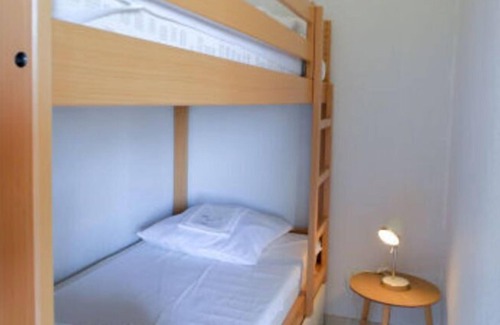 Azille Apartment | Residence du Château de Jouarres, Azille - Apartment 6 pers. with balcony
