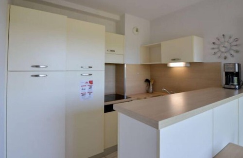 Azille Apartment | Residence du Château de Jouarres, Azille - Apartment 6 pers. with balcony