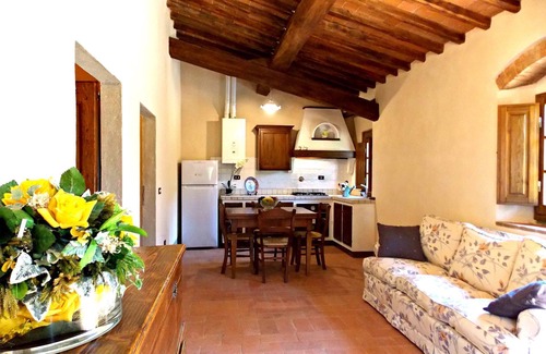 Dicomano Apartment | Residence in Carbonile with 2 bedrooms sleeps 6