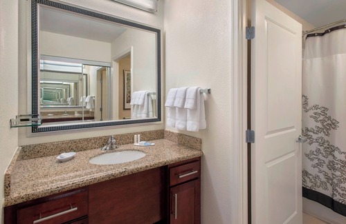 Eisenhower East Hotel | Residence Inn Alexandria Old Town South at Carlyle