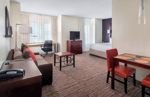 Eisenhower East Hotel | Residence Inn Alexandria Old Town South at Carlyle