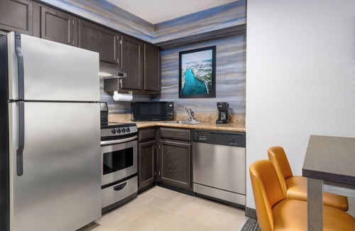 Downtown Indianapolis Hotel | Residence Inn by Marriott Indianapolis Downtown on the Canal