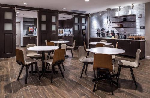 Dixie - Berryhill Hotel | Residence Inn by Marriott Charlotte Steele Creek