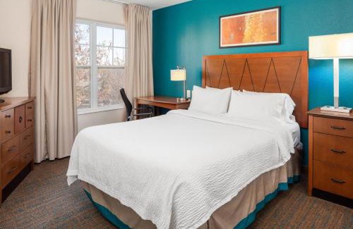 Greenwich Hotel | Residence Inn by Marriott Wichita East At Plazzio