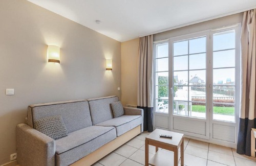 Port-en-Bessin-Huppain Apartment | Residence Le Green Beach - maeva Home