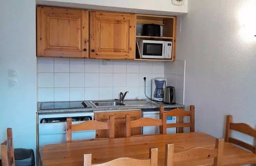 Saint-Jean-d'Arves Apartment | Residence La Fontaine Du Roi - Apartment 6 beds, 50m from ski slopes